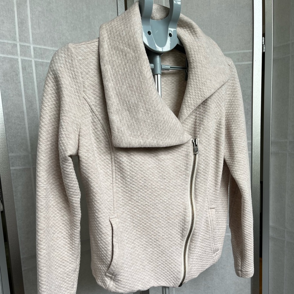 CAbi Ryder Quilted Moto Jacket Oatmeal Asymmetrical Zip Cropped Size M